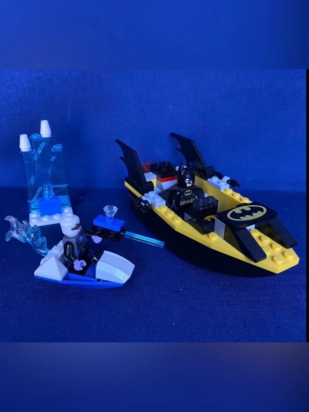 LEGO Juniors 10737 Batman vs Mr Freeze with 2 Minifigures & Manual, 1 Minor Sub
